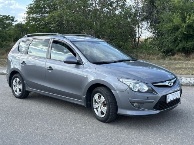 Сірий Хендай i30, об'ємом двигуна 1.6 л та пробігом 271 тис. км за 6488 $, фото 1 на Automoto.ua