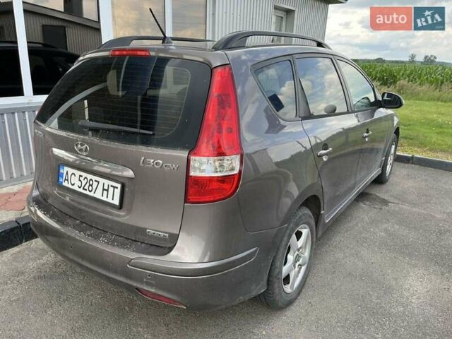 Серый Хендай i30, объемом двигателя 1.6 л и пробегом 277 тыс. км за 7450 $, фото 1 на Automoto.ua