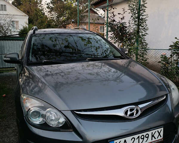 Серый Хендай i30, объемом двигателя 1.58 л и пробегом 348 тыс. км за 6000 $, фото 1 на Automoto.ua