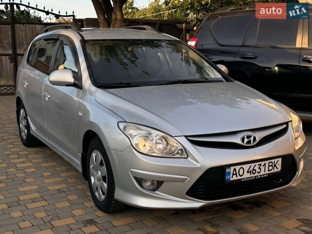 Сірий Хендай i30, об'ємом двигуна 1.59 л та пробігом 216 тис. км за 5800 $, фото 1 на Automoto.ua