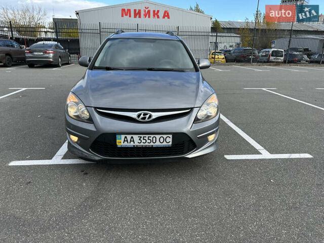 Сірий Хендай i30, об'ємом двигуна 1.59 л та пробігом 157 тис. км за 6000 $, фото 1 на Automoto.ua