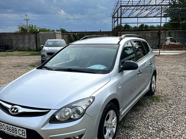 Серый Хендай i30, объемом двигателя 1.4 л и пробегом 210 тыс. км за 5850 $, фото 1 на Automoto.ua