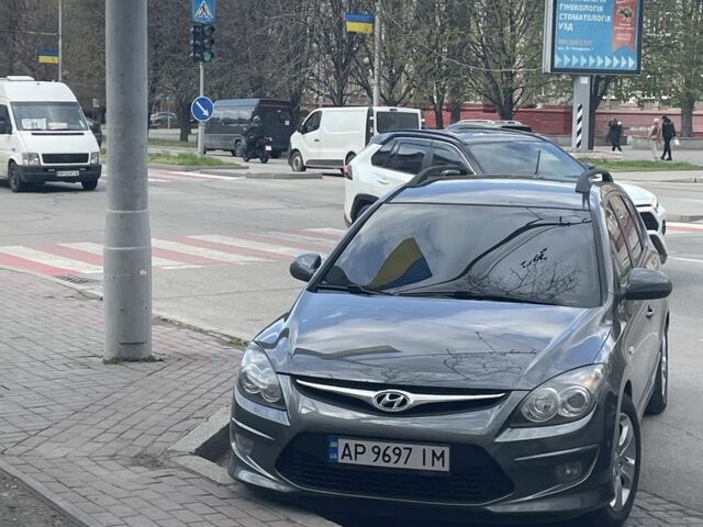 Серый Хендай i30, объемом двигателя 1.6 л и пробегом 1 тыс. км за 6999 $, фото 1 на Automoto.ua