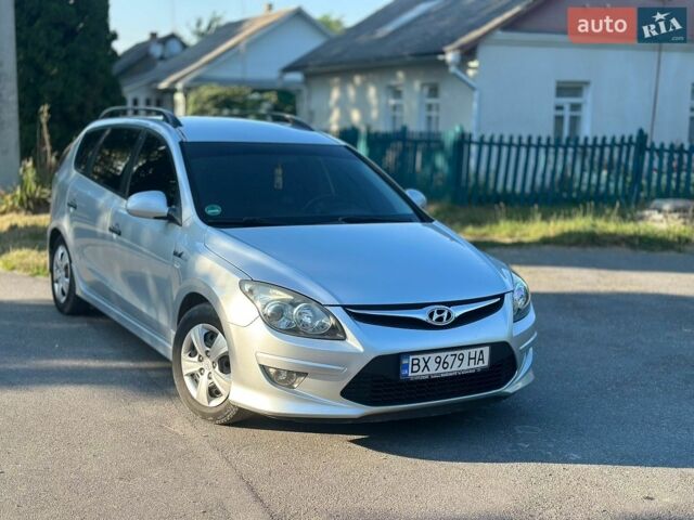 Сірий Хендай i30, об'ємом двигуна 1.6 л та пробігом 233 тис. км за 6500 $, фото 1 на Automoto.ua
