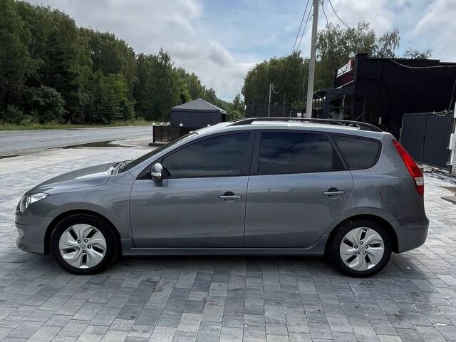 Сірий Хендай i30, об'ємом двигуна 1.58 л та пробігом 205 тис. км за 6900 $, фото 1 на Automoto.ua