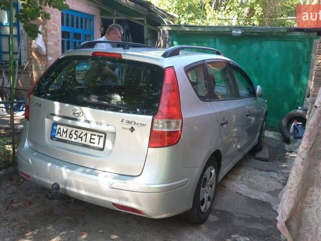 Серый Хендай i30, объемом двигателя 1.4 л и пробегом 313 тыс. км за 4000 $, фото 1 на Automoto.ua