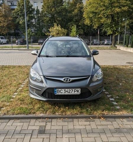 Серый Хендай i30, объемом двигателя 1.58 л и пробегом 224 тыс. км за 6300 $, фото 1 на Automoto.ua