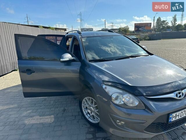 Серый Хендай i30, объемом двигателя 1.58 л и пробегом 240 тыс. км за 6000 $, фото 1 на Automoto.ua