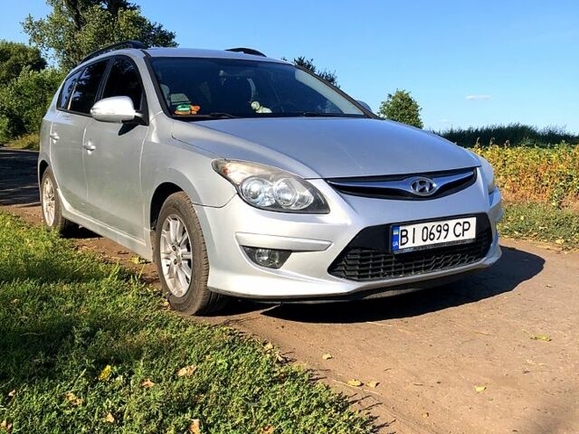 Сірий Хендай i30, об'ємом двигуна 1.6 л та пробігом 305 тис. км за 7000 $, фото 1 на Automoto.ua