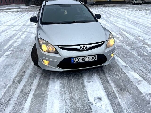 Сірий Хендай i30, об'ємом двигуна 1.6 л та пробігом 190 тис. км за 6000 $, фото 1 на Automoto.ua