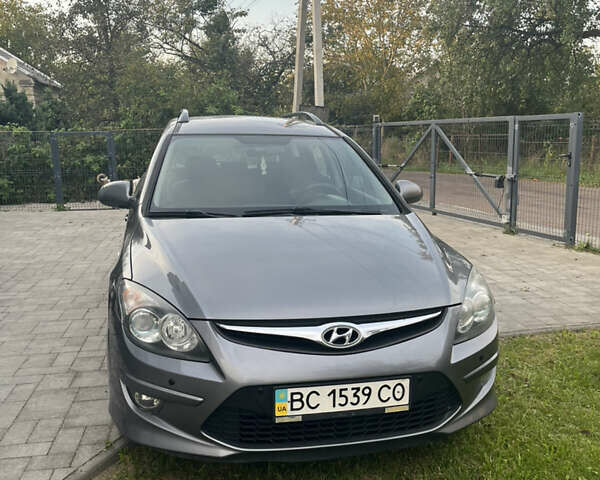 Сірий Хендай i30, об'ємом двигуна 1.59 л та пробігом 269 тис. км за 6000 $, фото 1 на Automoto.ua