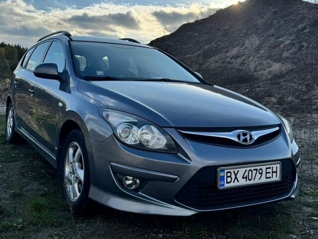 Серый Хендай i30, объемом двигателя 1.58 л и пробегом 135 тыс. км за 7000 $, фото 1 на Automoto.ua