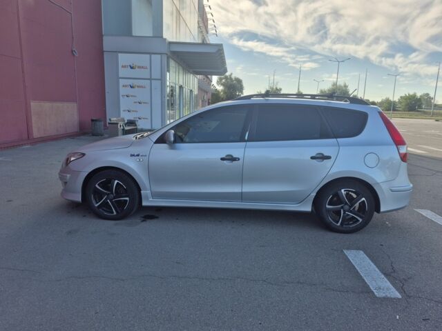 Серый Хендай i30, объемом двигателя 0 л и пробегом 187 тыс. км за 5489 $, фото 1 на Automoto.ua