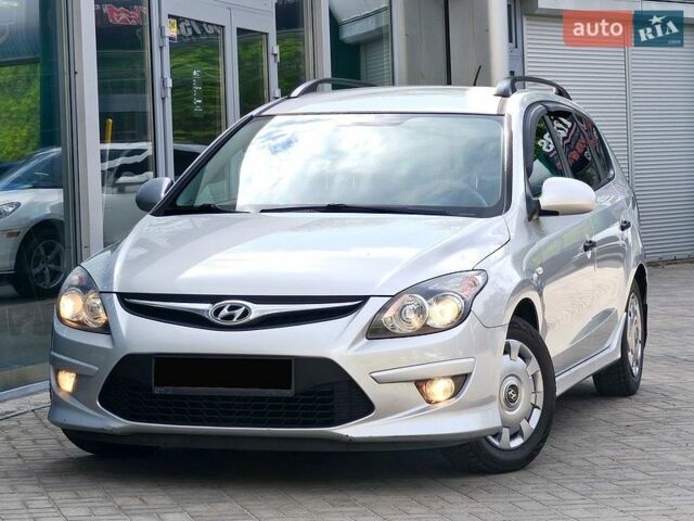 Серый Хендай i30, объемом двигателя 1.59 л и пробегом 177 тыс. км за 7500 $, фото 1 на Automoto.ua