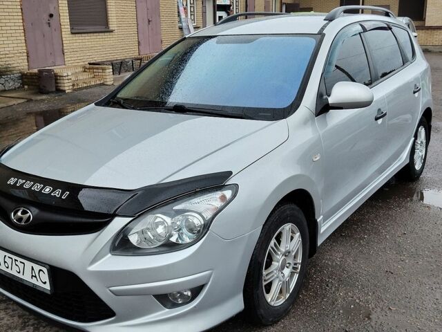 Сірий Хендай i30, об'ємом двигуна 1.6 л та пробігом 200 тис. км за 6500 $, фото 1 на Automoto.ua