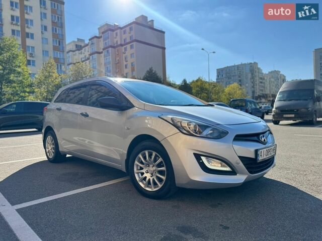 Серый Хендай i30, объемом двигателя 1.4 л и пробегом 325 тыс. км за 6600 $, фото 1 на Automoto.ua