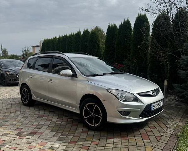 Серый Хендай i30, объемом двигателя 1.59 л и пробегом 304 тыс. км за 6200 $, фото 1 на Automoto.ua