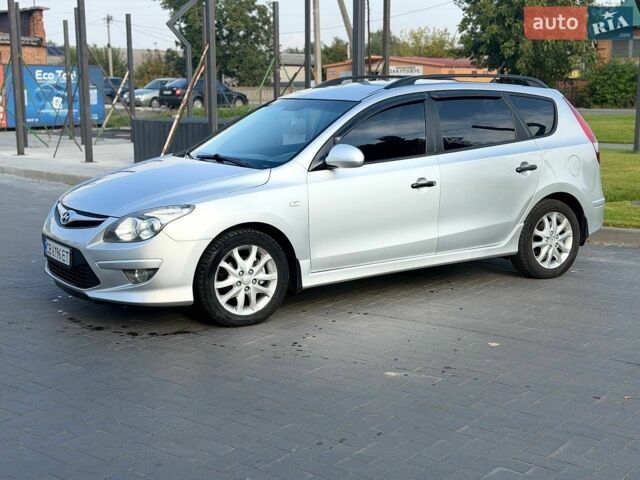 Серый Хендай i30, объемом двигателя 1.59 л и пробегом 180 тыс. км за 7800 $, фото 1 на Automoto.ua