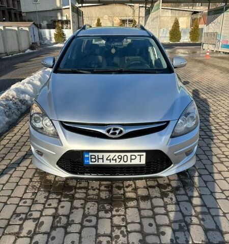 Серый Хендай i30, объемом двигателя 1.59 л и пробегом 308 тыс. км за 5500 $, фото 1 на Automoto.ua