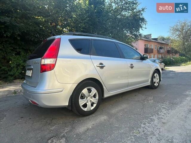 Сірий Хендай i30, об'ємом двигуна 0 л та пробігом 172 тис. км за 6400 $, фото 1 на Automoto.ua