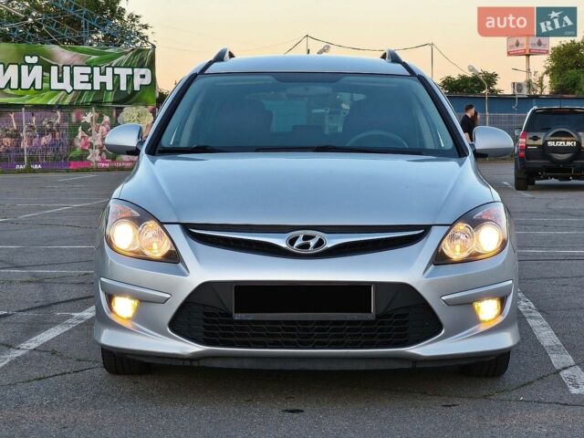 Серый Хендай i30, объемом двигателя 1.59 л и пробегом 179 тыс. км за 7900 $, фото 1 на Automoto.ua