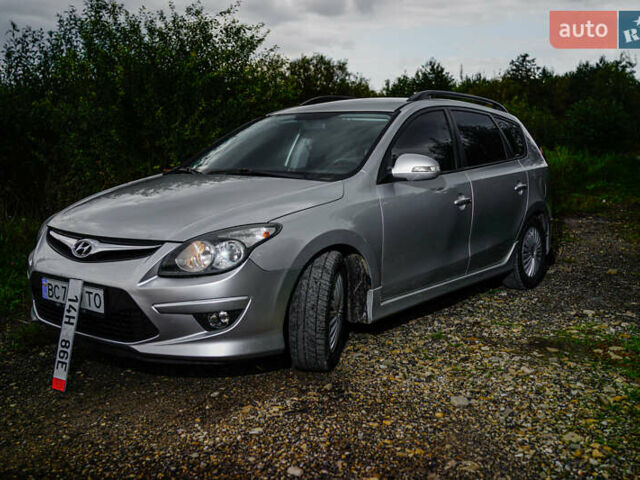 Серый Хендай i30, объемом двигателя 1.4 л и пробегом 227 тыс. км за 5400 $, фото 1 на Automoto.ua