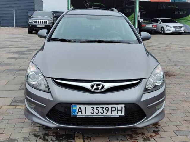 Сірий Хендай i30, об'ємом двигуна 1.58 л та пробігом 320 тис. км за 5800 $, фото 1 на Automoto.ua