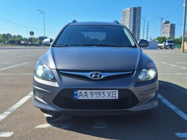Серый Хендай i30, объемом двигателя 1.59 л и пробегом 295 тыс. км за 5800 $, фото 1 на Automoto.ua