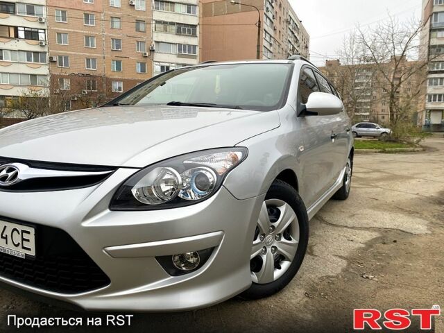 Серый Хендай i30, объемом двигателя 1.6 л и пробегом 87 тыс. км за 8200 $, фото 1 на Automoto.ua
