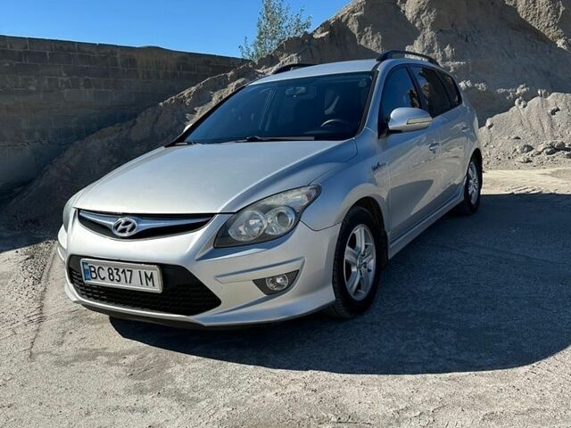 Сірий Хендай i30, об'ємом двигуна 1.6 л та пробігом 290 тис. км за 6300 $, фото 1 на Automoto.ua