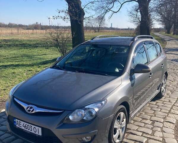 Серый Хендай i30, объемом двигателя 1.6 л и пробегом 145 тыс. км за 7063 $, фото 1 на Automoto.ua