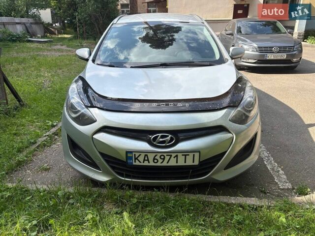 Сірий Хендай i30, об'ємом двигуна 1.58 л та пробігом 230 тис. км за 7550 $, фото 1 на Automoto.ua