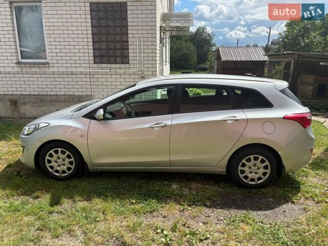 Сірий Хендай i30, об'ємом двигуна 1.58 л та пробігом 280 тис. км за 9500 $, фото 1 на Automoto.ua