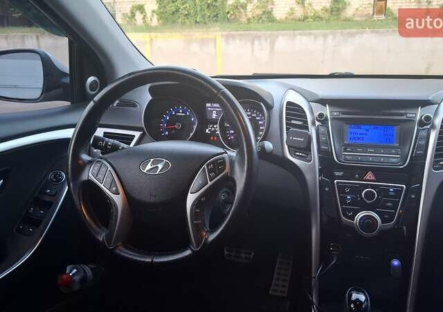 Серый Хендай i30, объемом двигателя 1.6 л и пробегом 147 тыс. км за 11500 $, фото 1 на Automoto.ua