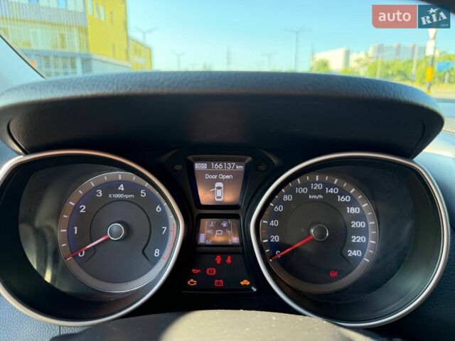 Сірий Хендай i30, об'ємом двигуна 1.59 л та пробігом 166 тис. км за 8500 $, фото 1 на Automoto.ua