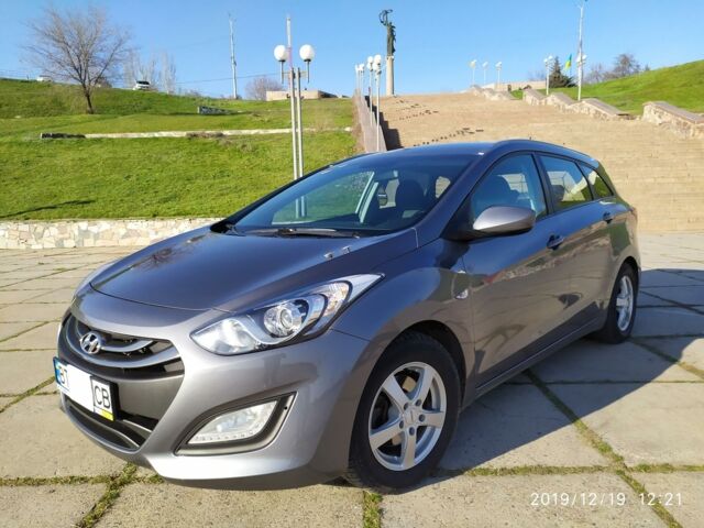 Сірий Хендай i30, об'ємом двигуна 1.6 л та пробігом 185 тис. км за 8600 $, фото 1 на Automoto.ua