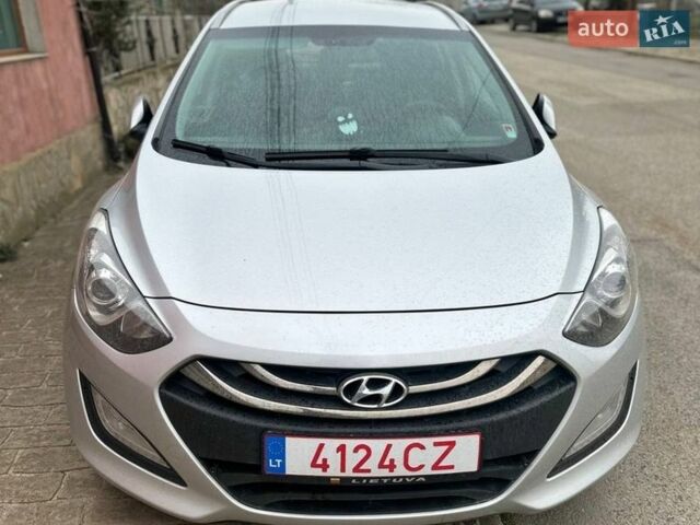Серый Хендай i30, объемом двигателя 1.6 л и пробегом 300 тыс. км за 6500 $, фото 1 на Automoto.ua