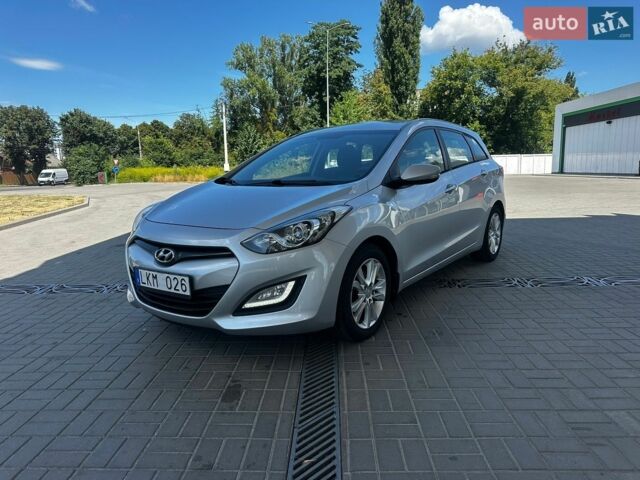 Серый Хендай i30, объемом двигателя 1.58 л и пробегом 261 тыс. км за 8750 $, фото 1 на Automoto.ua