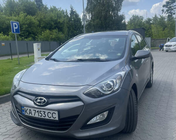 Серый Хендай i30, объемом двигателя 1.58 л и пробегом 217 тыс. км за 9500 $, фото 1 на Automoto.ua