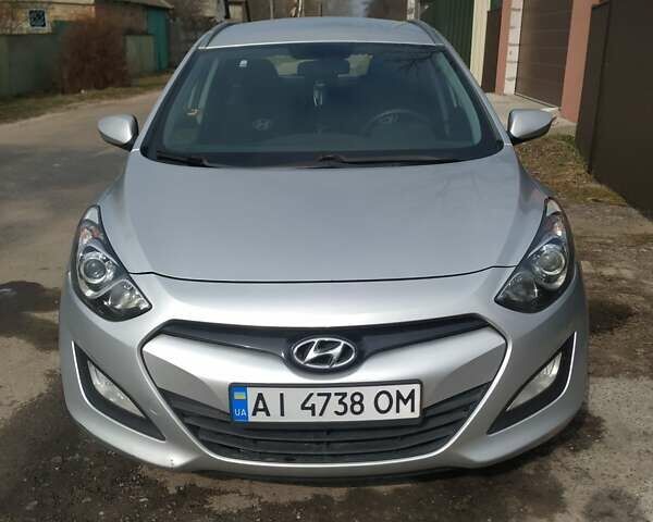 Серый Хендай i30, объемом двигателя 1.58 л и пробегом 259 тыс. км за 8700 $, фото 1 на Automoto.ua