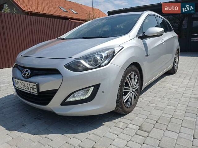 Сірий Хендай i30, об'ємом двигуна 1.6 л та пробігом 280 тис. км за 8250 $, фото 1 на Automoto.ua