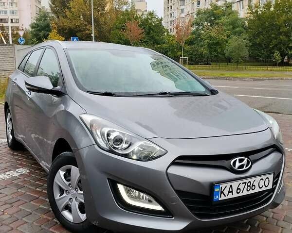 Хендай i30 2013 в Киеве на Automoto.ua Серый Хендай i30, объемом двигателя 1.58 л и пробегом 231 тыс. км за 11500 $, фото 1 на Automoto.ua