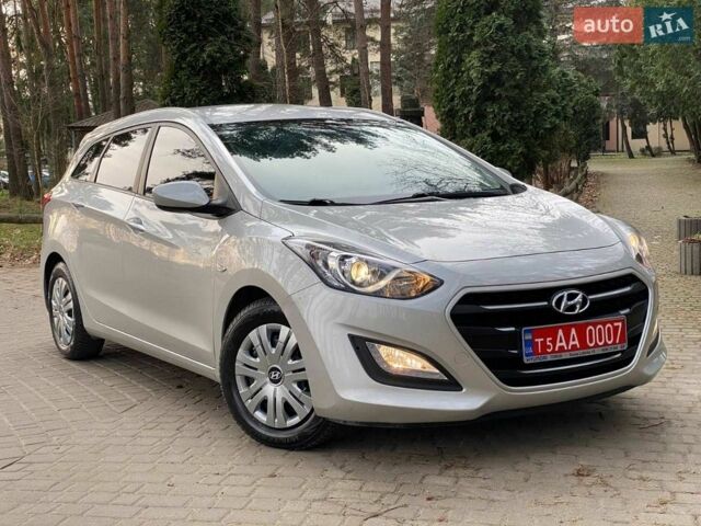 Серый Хендай i30, объемом двигателя 1.58 л и пробегом 240 тыс. км за 9567 $, фото 1 на Automoto.ua