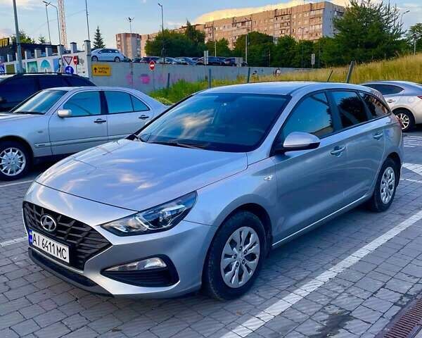 Серый Хендай i30, объемом двигателя 1.5 л и пробегом 83 тыс. км за 16500 $, фото 1 на Automoto.ua