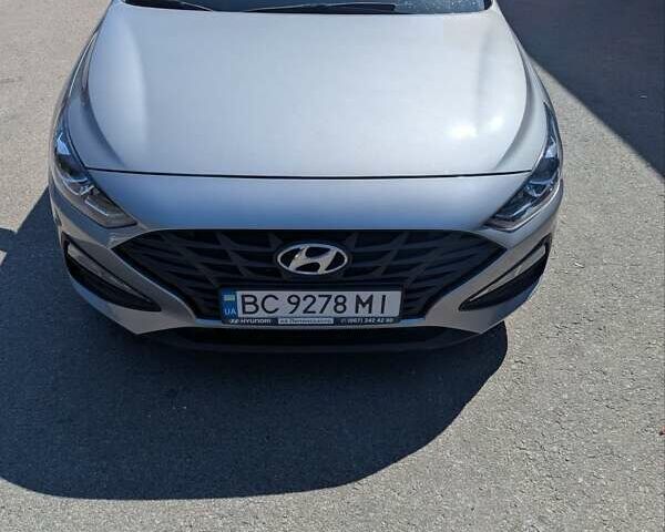 Серый Хендай i30, объемом двигателя 1.5 л и пробегом 77 тыс. км за 16000 $, фото 1 на Automoto.ua
