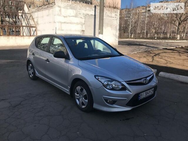 Сірий Хендай i30, об'ємом двигуна 1.4 л та пробігом 86 тис. км за 7800 $, фото 1 на Automoto.ua