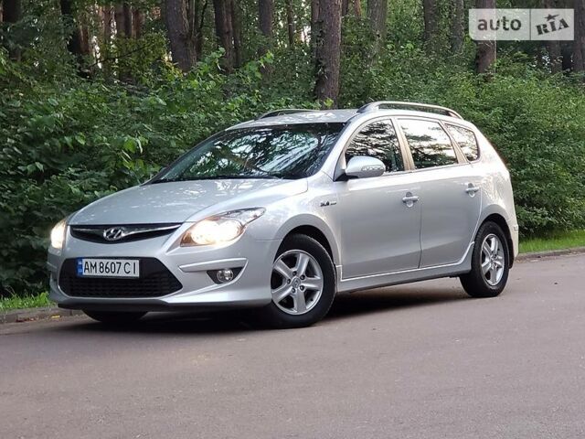 Сірий Хендай i30, об'ємом двигуна 1.6 л та пробігом 187 тис. км за 8000 $, фото 1 на Automoto.ua