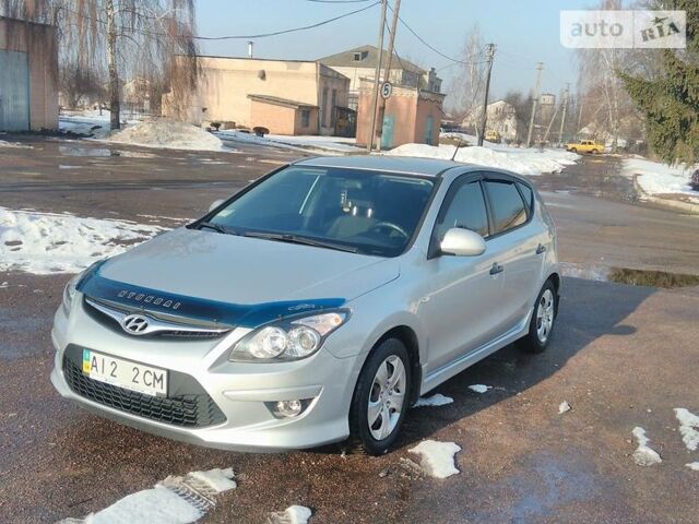 Сірий Хендай i30, об'ємом двигуна 1.4 л та пробігом 136 тис. км за 8300 $, фото 1 на Automoto.ua