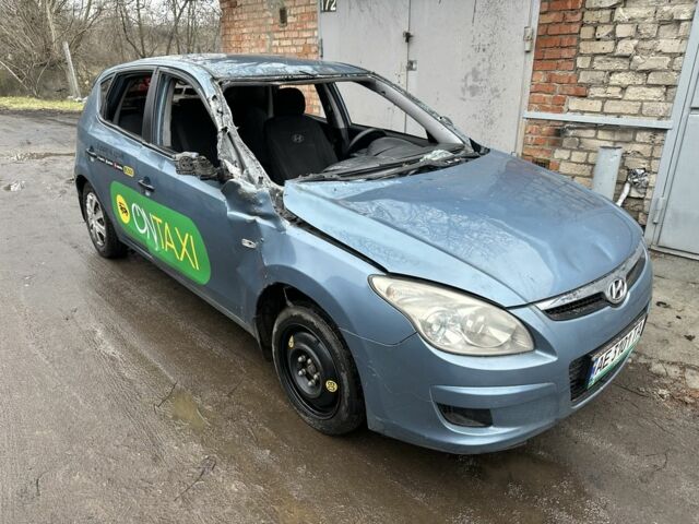 Синій Хендай i30, об'ємом двигуна 1.4 л та пробігом 300 тис. км за 1800 $, фото 1 на Automoto.ua