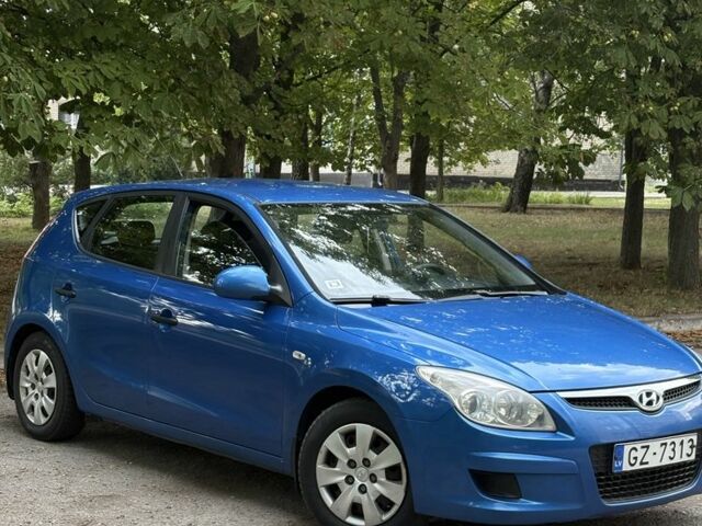 Синий Хендай i30, объемом двигателя 1.4 л и пробегом 223 тыс. км за 2500 $, фото 1 на Automoto.ua
